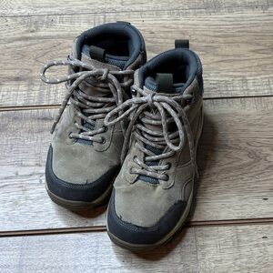 Natural Reflections Women's Skyline II Taupe Lace-Up Hiking Boots Size 6